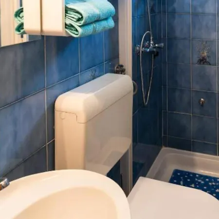 Comfort Roza In - 5 Bedroom With Pool