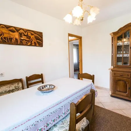Villa Comfort Roza In - 5 Bedroom With Pool *