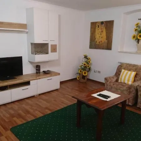 Villa Comfort Roza In - 5 Bedroom With Pool