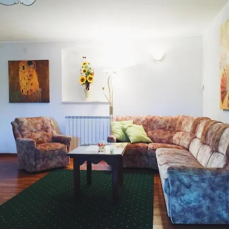 Comfort Roza In - 5 Bedroom With Pool Villa *