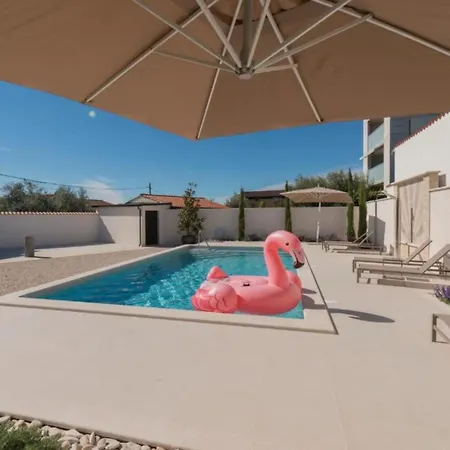 Comfort Roza In - 5 Bedroom With Pool Umag