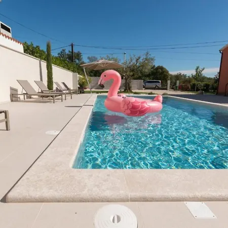 Comfort Roza In - 5 Bedroom With Pool Umag